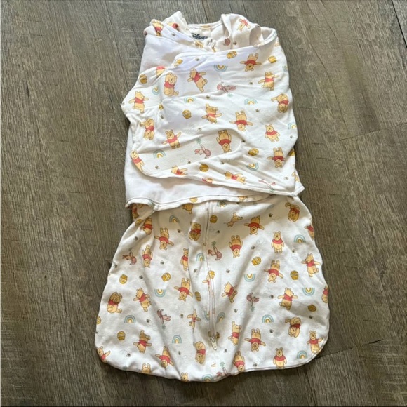 3-6 months Halo Pajamas Sleep Sack - winnie the pooh print - Picture 1 of 3